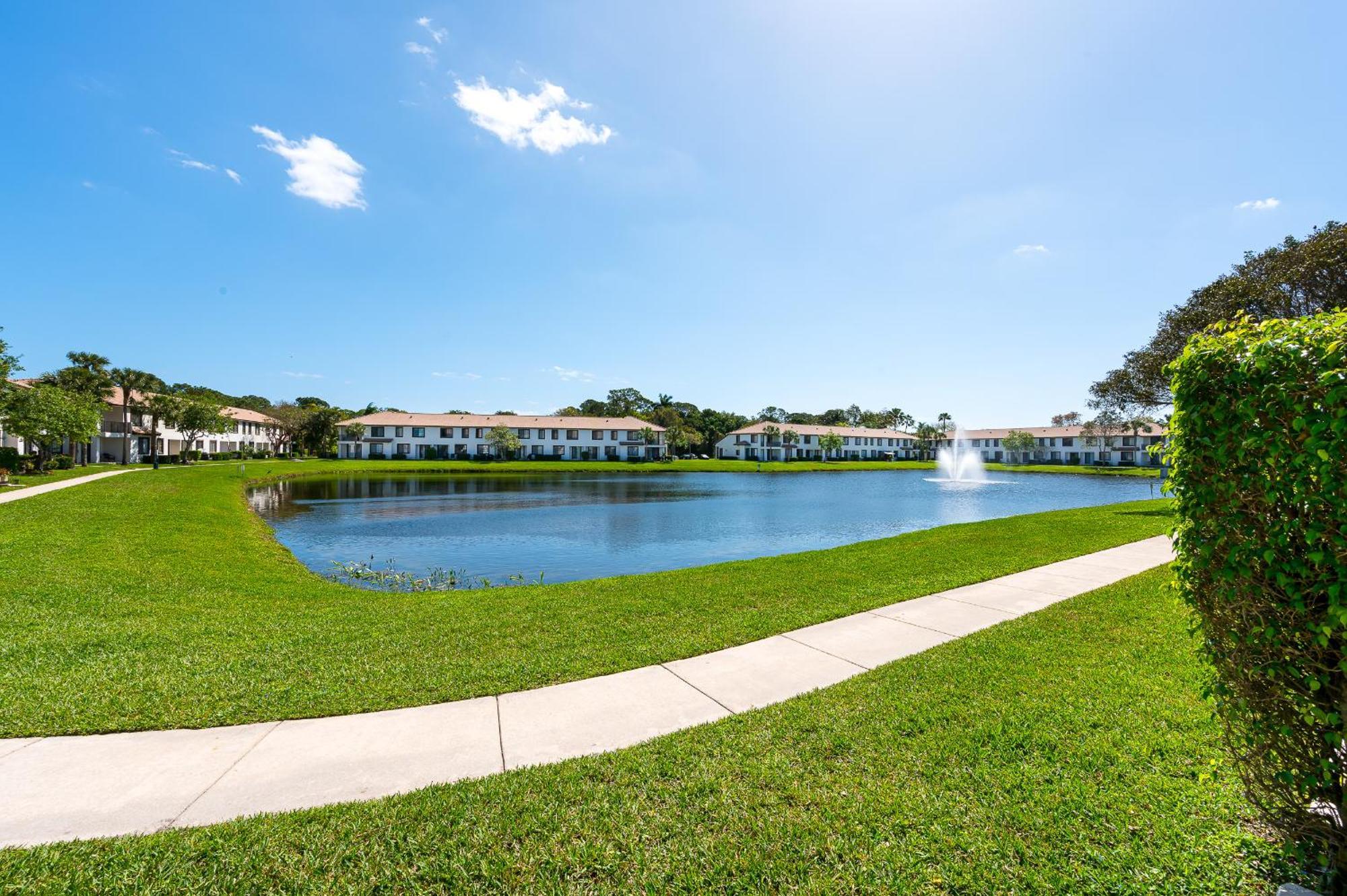Newly Renovated Townhome With King Bed Delray Beach Exterior photo